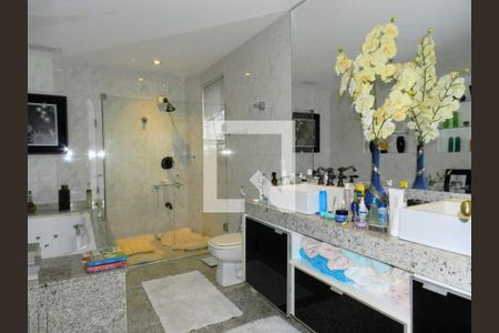 Casa à venda com 496m², 4 quartos e 6 vagas