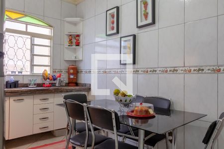 Casa à venda com 3 quartos, 130m² em São João Batista (Venda Nova), Belo Horizonte