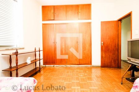 Casa à venda com 4 quartos, 260m² em Vila Paris, Belo Horizonte