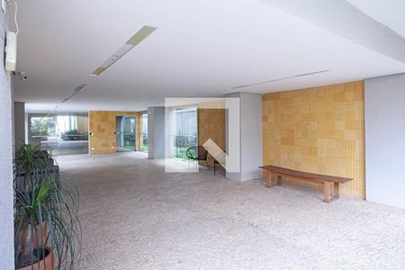 Apartamento para alugar com 216m², 3 quartos e 3 vagas Apartamento para alugar com 216m², 3 quartos e 3 vagasHall de entrada