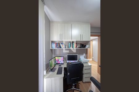 Apartamento para alugar com 216m², 3 quartos e 3 vagas Apartamento para alugar com 216m², 3 quartos e 3 vagasQuarto 2