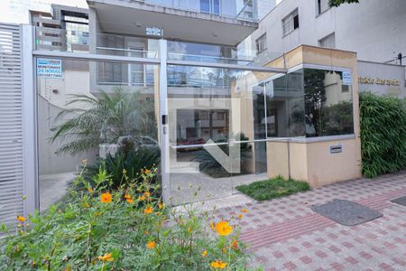 Apartamento para alugar com 216m², 3 quartos e 3 vagas Apartamento para alugar com 216m², 3 quartos e 3 vagasFachada