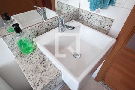 Apartamento para alugar com 216m², 3 quartos e 3 vagas Apartamento para alugar com 216m², 3 quartos e 3 vagasBanheiro social 1