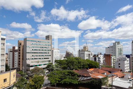 Vista da sala 1 de apartamento para alugar com 3 quartos, 216m² em Cruzeiro, Belo Horizonte