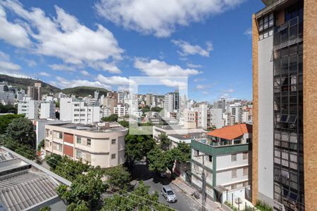 Apartamento para alugar com 216m², 3 quartos e 3 vagas Apartamento para alugar com 216m², 3 quartos e 3 vagasVista da varanda da suíte
