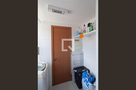 Apartamento para alugar com 216m², 3 quartos e 3 vagas Apartamento para alugar com 216m², 3 quartos e 3 vagasÁrea de serviço