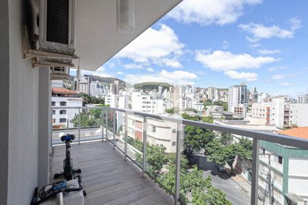 Apartamento para alugar com 216m², 3 quartos e 3 vagas Apartamento para alugar com 216m², 3 quartos e 3 vagasVaranda da suíte