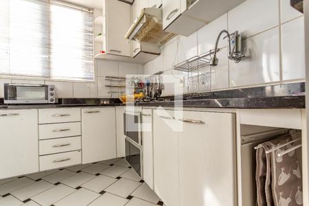 Apartamento à venda com 3 quartos, 68m² em Sagrada Família, Belo Horizonte
