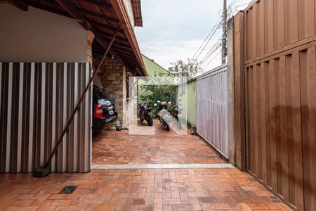 Casa à venda com 140m², 3 quartos e 3 vagas Casa à venda com 140m², 3 quartos e 3 vagasGaragem