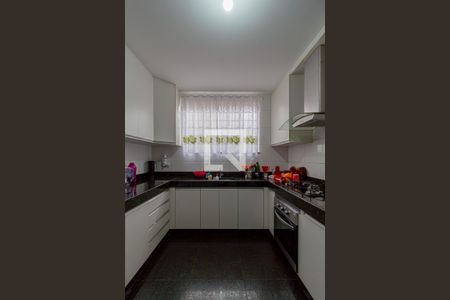 Casa à venda com 140m², 3 quartos e 3 vagas Casa à venda com 140m², 3 quartos e 3 vagasCozinha