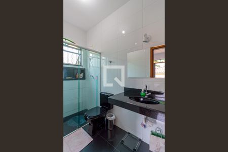 Casa à venda com 140m², 3 quartos e 3 vagas Casa à venda com 140m², 3 quartos e 3 vagasBanheiro do Quarto 3 Suíte