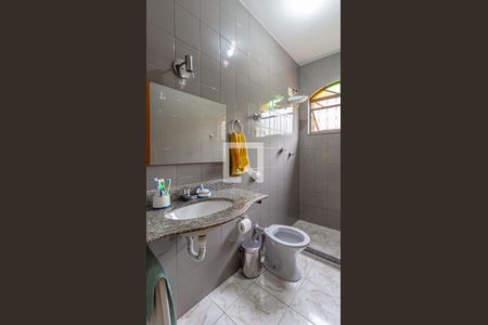 Casa à venda com 140m², 3 quartos e 3 vagas Casa à venda com 140m², 3 quartos e 3 vagasBanheiro do Corredor