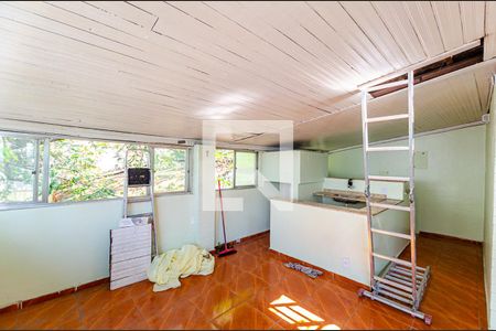 Casa à venda com 210m², 5 quartos e sem vaga Casa à venda com 210m², 5 quartos e sem vagaTerraço