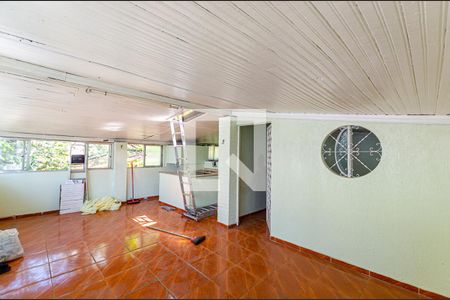 Casa à venda com 210m², 5 quartos e sem vaga Casa à venda com 210m², 5 quartos e sem vagaTerraço