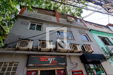 Casa à venda com 210m², 5 quartos e sem vaga Casa à venda com 210m², 5 quartos e sem vagaFachada