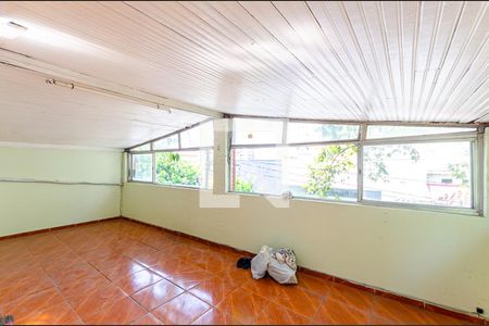 Casa à venda com 210m², 5 quartos e sem vaga Casa à venda com 210m², 5 quartos e sem vagaTerraço