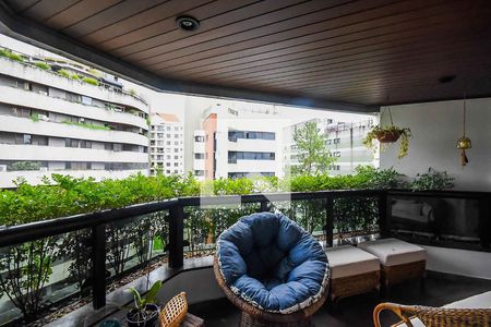 Varanda de apartamento para alugar com 3 quartos, 244m² em Vila Morumbi, São Paulo