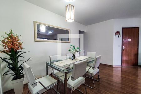 Apartamento à venda com 117m², 3 quartos e 2 vagas Apartamento à venda com 117m², 3 quartos e 2 vagasSala de jantar