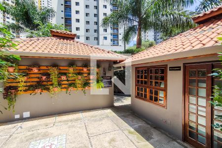 Apartamento à venda com 117m², 3 quartos e 2 vagas Apartamento à venda com 117m², 3 quartos e 2 vagasÁrea comum - churrasqueiras