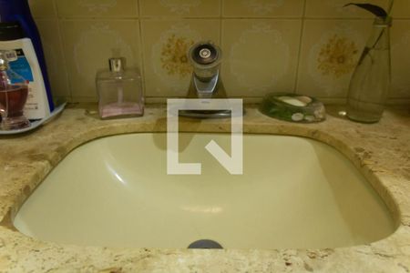 Casa à venda com 317m², 3 quartos e 2 vagasBanheiro Suíte 3