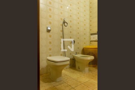 Casa à venda com 317m², 3 quartos e 2 vagasBanheiro Suíte 3