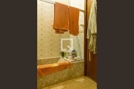 Casa à venda com 317m², 3 quartos e 2 vagasBanheiro Suíte 3