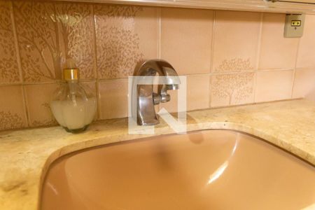 Casa à venda com 317m², 3 quartos e 2 vagasBanheiro Suíte 1