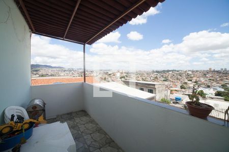 Casa à venda com 263m², 2 quartos e sem vaga