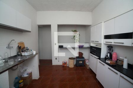 Casa à venda com 263m², 2 quartos e sem vaga