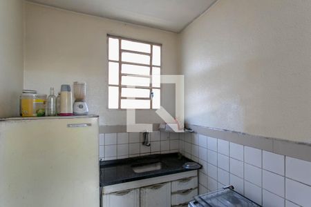 Cozinha de apartamento para alugar com 2 quartos, 41m² em Serrano, Belo Horizonte