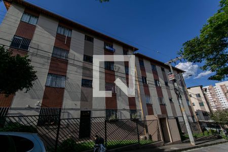 Apartamento para alugar com 41m², 2 quartos e 1 vaga Apartamento para alugar com 41m², 2 quartos e 1 vagaFachada