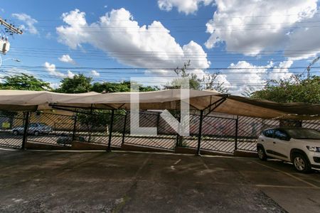 Garagem de apartamento para alugar com 2 quartos, 41m² em Serrano, Belo Horizonte