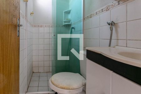 Banheiro de apartamento para alugar com 2 quartos, 41m² em Serrano, Belo Horizonte
