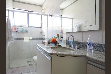 Casa à venda com 4 quartos, 234m² em Santa Lúcia, Belo Horizonte
