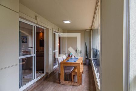 Apartamento à venda com 112m², 2 quartos e 2 vagasVaranda