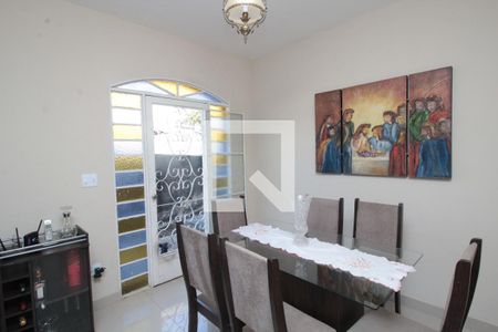 Casa à venda com 3 quartos, 294m² em Padre Eustáquio, Belo Horizonte