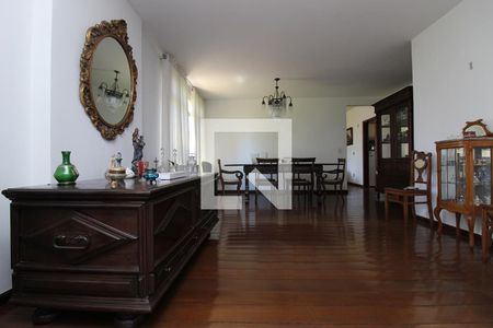Apartamento à venda com 4 quartos, 196m² em Santo Antônio, Belo Horizonte