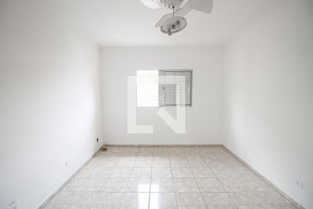 Quarto 1 de casa para alugar com 2 quartos, 110m² em Jardim Monjolo, São Paulo