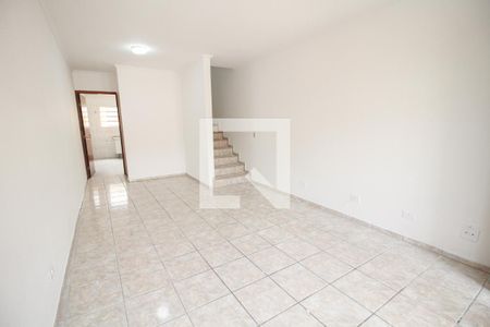 Sala de casa para alugar com 2 quartos, 110m² em Jardim Monjolo, São Paulo