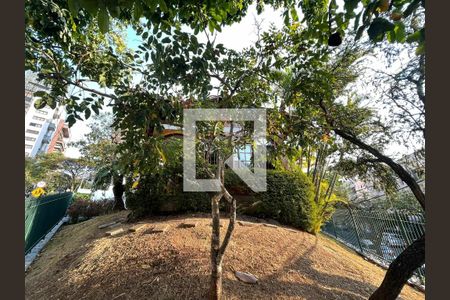 Casa à venda com 243m², 4 quartos e 4 vagas