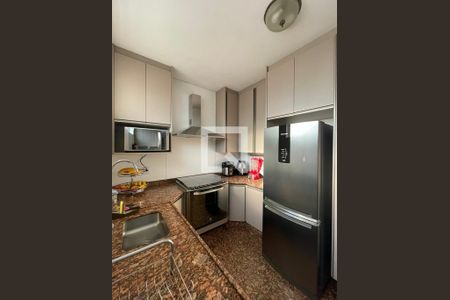 Casa à venda com 243m², 4 quartos e 4 vagas