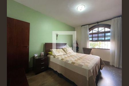 Casa à venda com 4 quartos, 243m² em Cruzeiro, Belo Horizonte