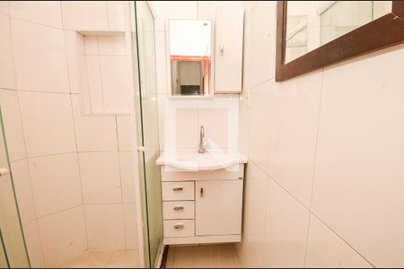 Apartamento para alugar com 65m², 2 quartos e sem vagaBanheiro armário