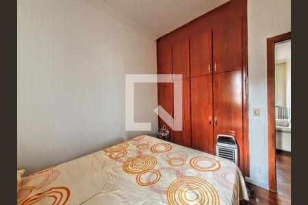 Casa à venda com 4 quartos, 434m² em Cachoeirinha, Belo Horizonte
