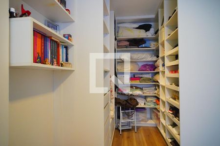 Apartamento à venda com 144m², 3 quartos e 2 vagasQuarto 3 - Closet