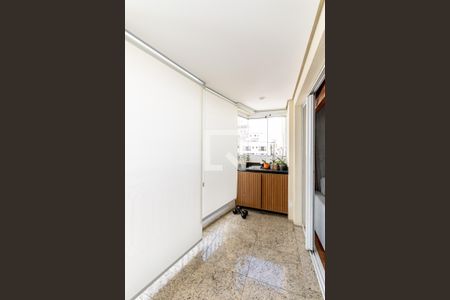 Sacada de apartamento à venda com 3 quartos, 100m² em Moema, São Paulo