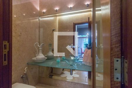 Casa à venda com 390m², 5 quartos e 6 vagas