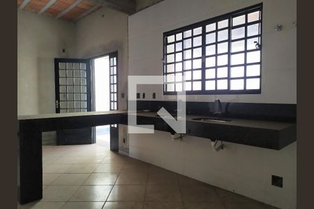 Casa à venda com 4 quartos, 462m² em Fernão Dias, Belo Horizonte