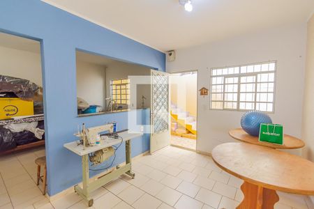 Casa à venda com 260m², 3 quartos e 3 vagasSala 2