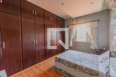 Casa à venda com 260m², 3 quartos e 3 vagasQuarto 3 - Suíte